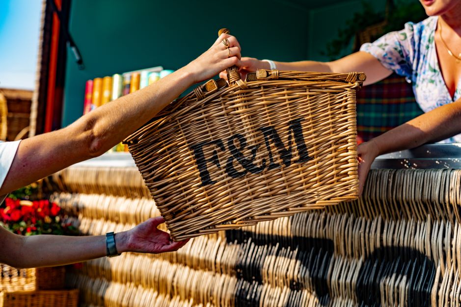 Hamper Fortnum and Mason Van